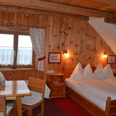 Holdhof Gospodarstwo agroturystyczne *